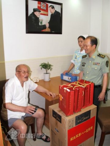 第八一医院重返盐城义诊 为老区留下一支不走的医疗队