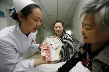 中国缺血性卒中平均年龄为66岁