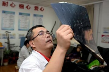 “雷锋医生”社区义诊近四载