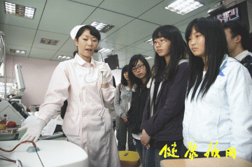 教育培训：公众开放日，90后大学生受邀参观血液中心