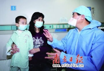 广东省长黄华华：加快疫苗接种遏制疫情蔓延