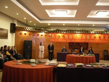 奥地利针灸协会代表团来我校学习