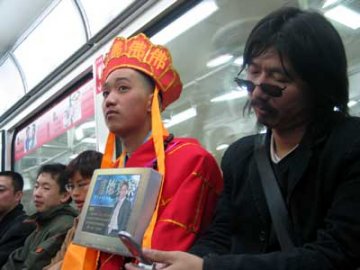 男扮唐僧呼吁名人救白血病儿童图