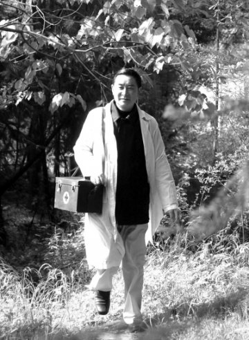 重庆市巫溪县尖山镇八寨村乡医郑子权——在山区干一辈子