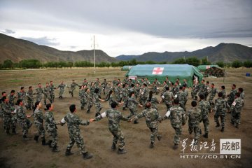 第41医院高原驻训场学习藏族舞蹈丰富业余生活