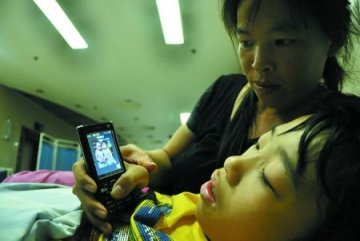 父母为救患病儿子欲找人领养双胞胎女儿