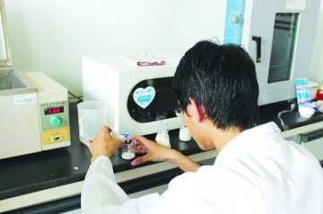 大学生自制皮革老酸奶