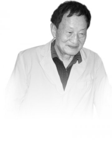 熊郁良 与蛇共舞