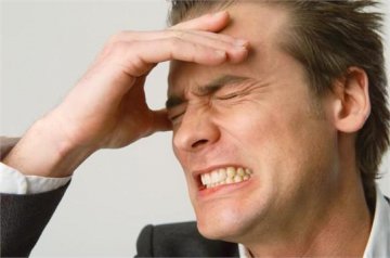 你是一个患有慢性头痛症状的程序员吗？