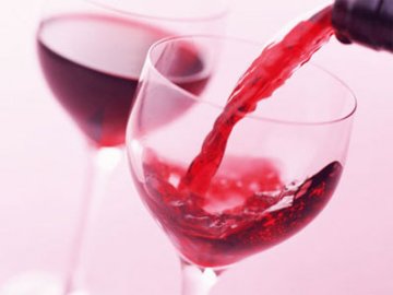 立夏健康指南：睡前喝红酒对体重的影响