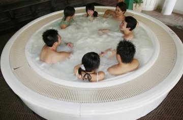揭秘全球男女混蒸混浴文化