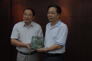 卫生部中日友好医院党委书记李宁率队参观访问附属一院