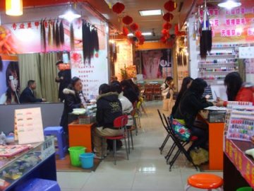 记者暗访发现省城美甲市场卫生状况令人忧心