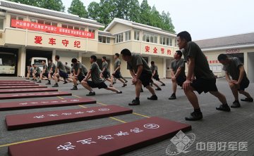 南京军区杭州疗养院直属队：训练方案科学化