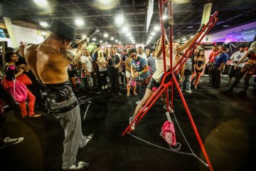 美国2013情色博览会 随处可见的“性”