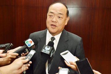 《修订控烟法》法案交二常会审议 贺一诚称主要考虑连贯性