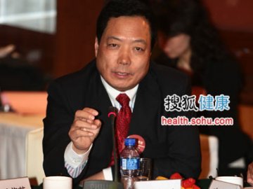 闫希军：协会需引导行业做好规划 打造产业链