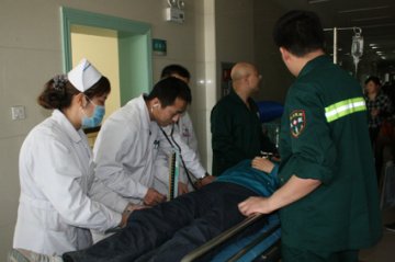 举行批量伤员急救应急演练