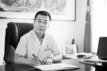 情系百万人民的健康——记全国优秀医院院长、辽宁省瓦房店市中心医院院长王德江