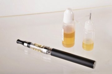 电子香烟也不安全！ 少量液体即可诱发癫痫甚至死亡
