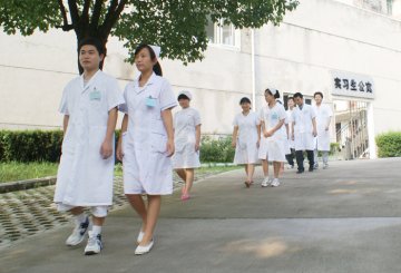 桐城市医院年接受百名实习生 成院内亮丽风景线