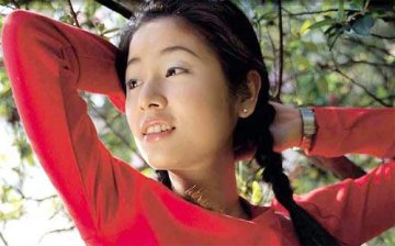女明星扎小辫的清纯造型