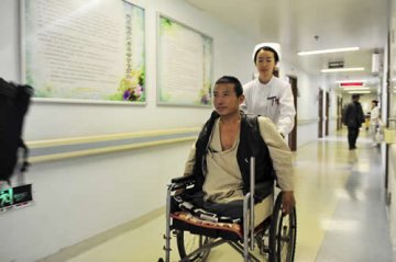 河北保定自锯病腿男子血栓再次发作