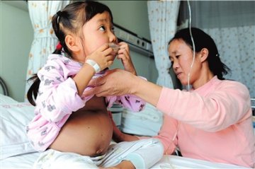 网友接力为患病儿童筹措手术费用