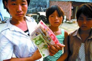 食品厂雇佣未成年人拖欠工资 老板自称人大代表
