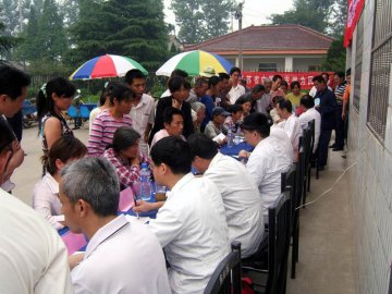 中国农工民主党南京中医药大学基层委员会到六合东沟镇开展义诊帮困助学活动