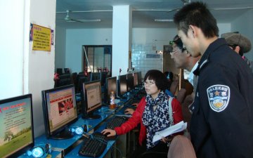 甘肃敦煌民间组织助力防艾宣传