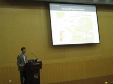 瑞典卡罗琳斯卡医学院教授Linus Bengtsson来我中心讲学