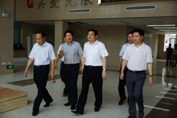 夏建平副市长调研长沙市口腔医院南院建设情况