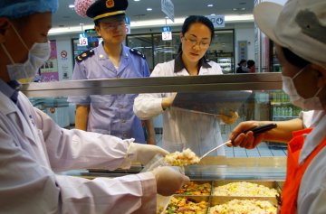 淮北加强食品安全风险监测 强力打击食品违法行为