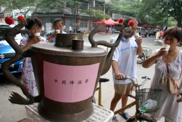 薄荷凉茶抵御秋暑