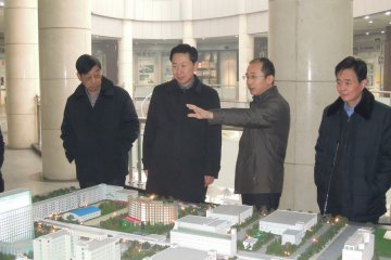 陈涤平书记吴勉华校长访问以岭药业集团