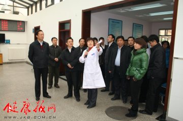 北京市副市长丁向阳到顺义区视察社区卫生服务工作