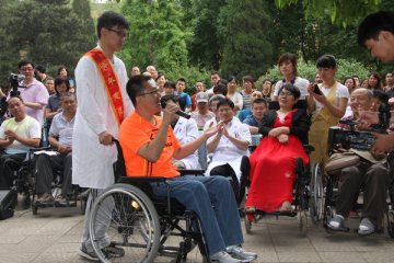 用歌声来唱响心中的梦想