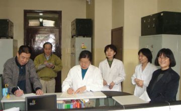 以崭新的校容校貌迎接教学评估--院校机关开展迎评卫生、安全检查活动