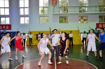 冀中能源峰峰集团总医院举行篮球友谊赛