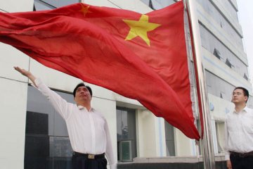 保定市疾控中心举行升国旗唱国歌主题活动