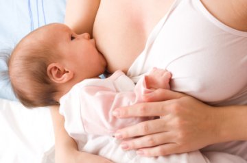 让人动容的母乳喂养温馨时刻
