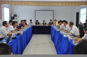市食品药监局召开药品批发企业群众路线座谈会