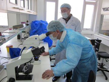卫生部疾控局郝阳副局长到我中心国家结核病参比实验室视察指导