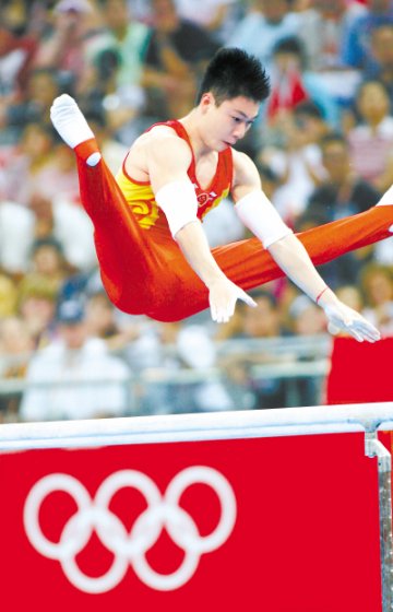 李小鹏双杠称雄