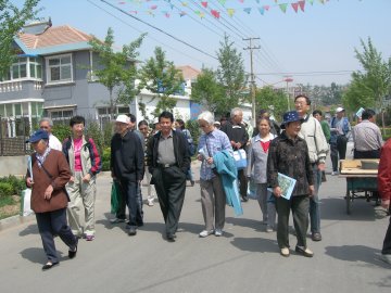 医学部统战部组织“参观新农村享受农家乐”活动