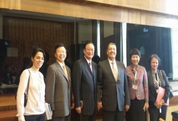 王国强与多国卫生部长谈合作中医药双边交流成效显著