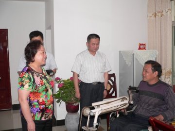曹莉莉厅长到省荣誉军人康复医院检查指导工作