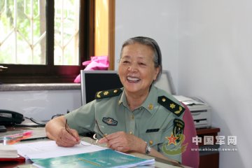 陈菊梅：“一代名师”的五味人生
