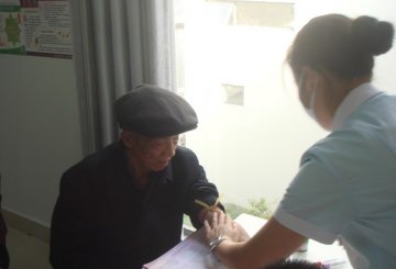 市优抚医院为全市部分优抚对象开展医疗巡诊活动